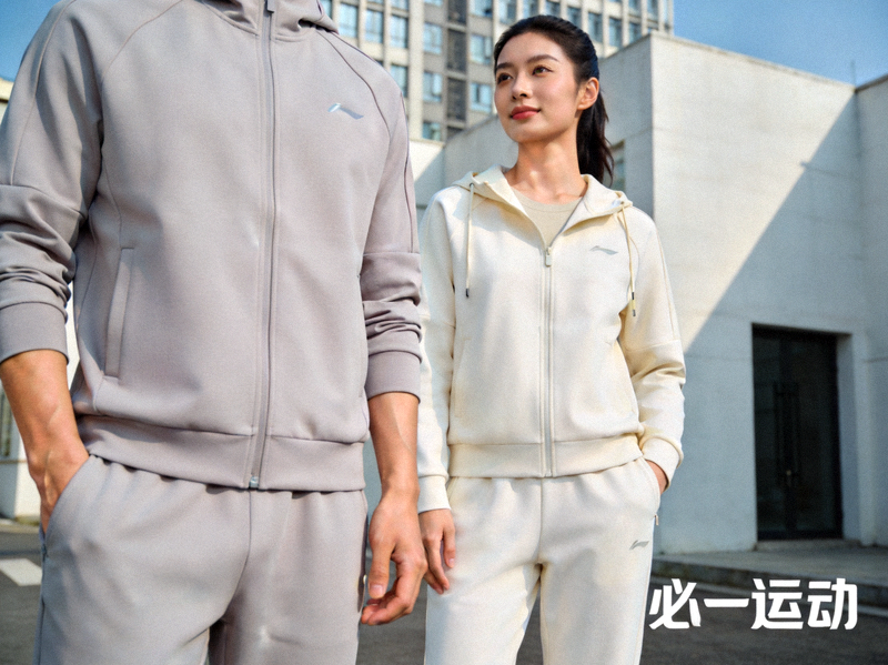 必一运动都市休闲运动服饰 - 简约时尚设计